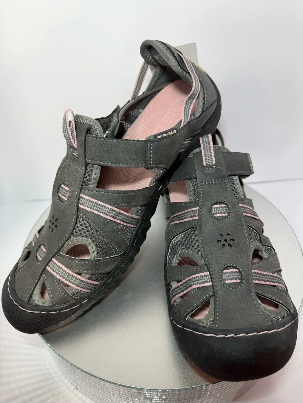 Women Closed-Toe Active Sandal in Gray with Pink Trim size 12 NWT